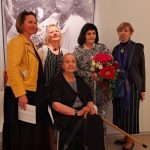 Kopā atzīmējām tēlnieces Artas Dumpes 90. dzimšanas dienu!