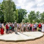 saules pulksteņa “Saldus saule Ellijas vēdeklī” atklāšanas pasākums