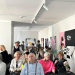 Saldus novada muzejā aizvadīts sirsnīgs un emocionāli bagāts pasākums, godinot horeogrāfes Veltas Lodiņas 100. jubileju un TDA "Kursa" 75. gadadienu. Tikšanās laikā dalībnieki dalījās atmiņās, pārrunāja "Kursas" vēstures notikumus un atcerējās Veltas Lodiņas nozīmīgo ieguldījumu latviešu skatuviskajā dejā, kā arī aplūkoja deju tērpu izstādi, kas ļāva ieskatīties TAD “Kursa” bagātajā mantojumā. Paldies visiem, kas piedalījās un padarīja šo pasākumu par dzīvu liecību tam, cik nozīmīgs ir mūsu kultūras mantojums!